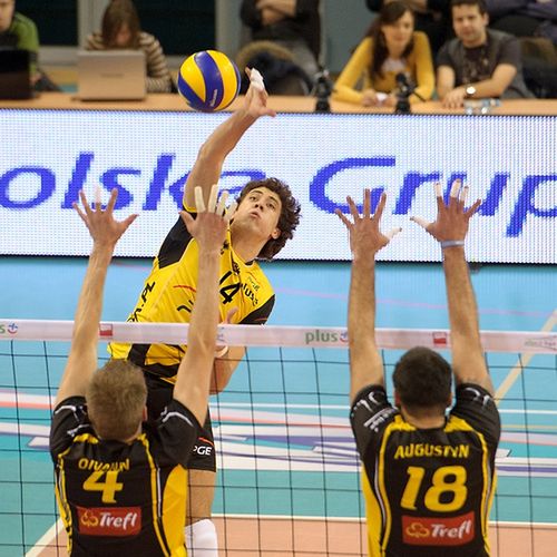 W rundzie rewanżowej sezonu 2011/2012, PGE Skra Bełchatów pokonała Lotos Trefl Gdańsk w trzech setach