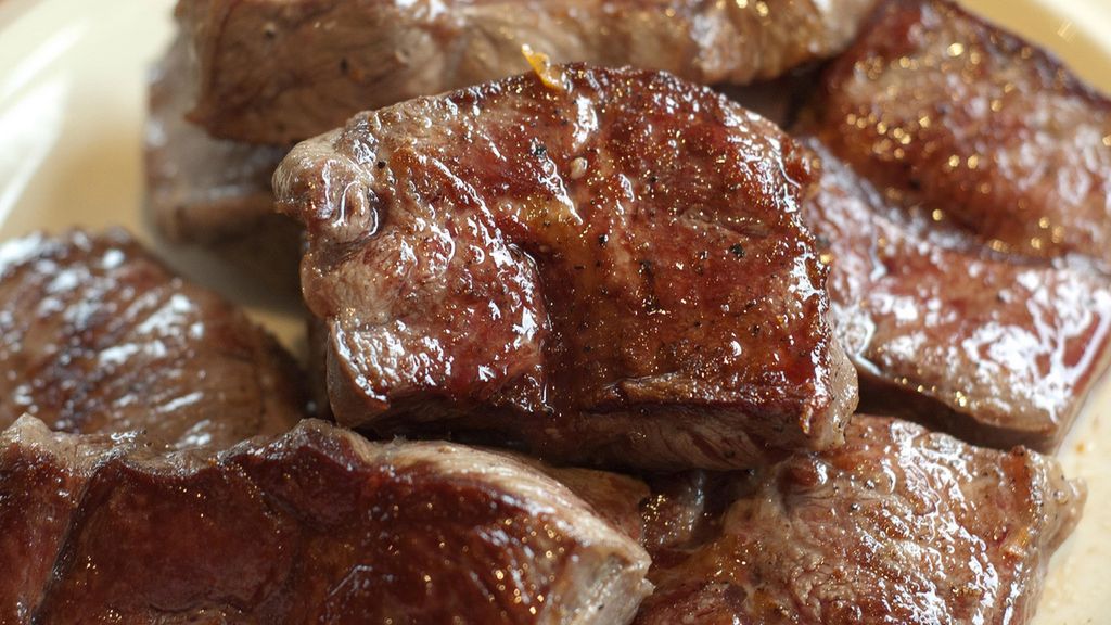 Duszona wołowina zrazowa górna (samo mięso, II klasa mięsa)