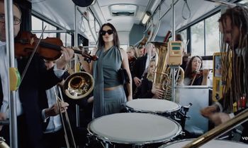 Znana wokalistka odwiedziła Polskę. Już wiadomo, co Rosalía robiła w Warszawie