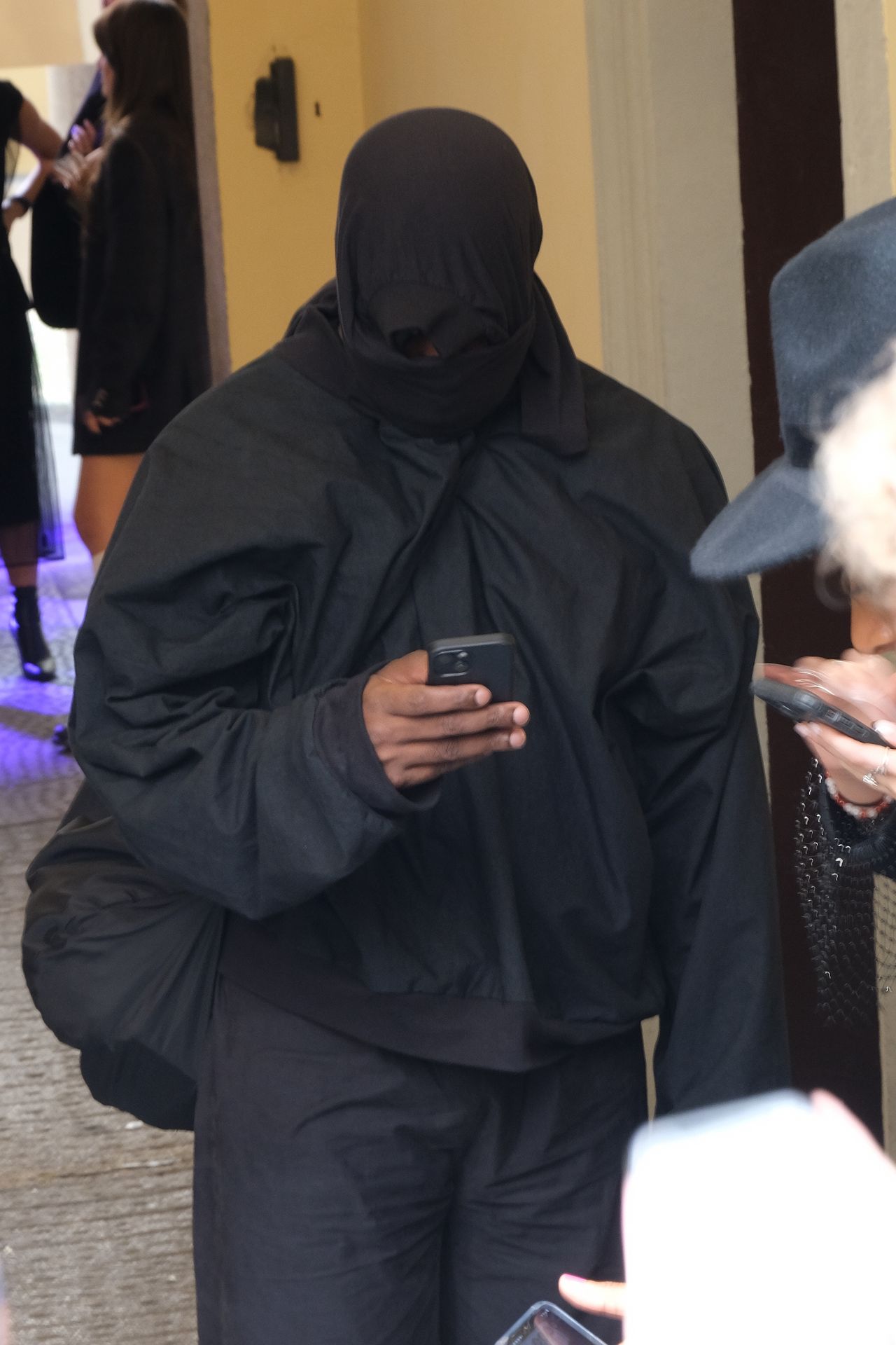 Kanye West przyłapany przez paparazzi