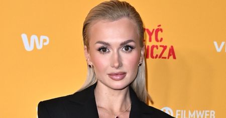 Wersow w prześwitujących "spodniach" walczy o uwagę na premierze "Piep*zyć Mickiewicza" (ZDJĘCIA)