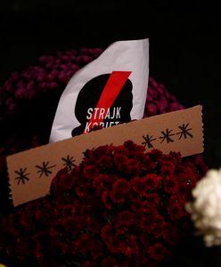 Zamknięte cmentarze. Dolnoślązacy oburzeni. Przy siedzibach PIS-u palą się znicze