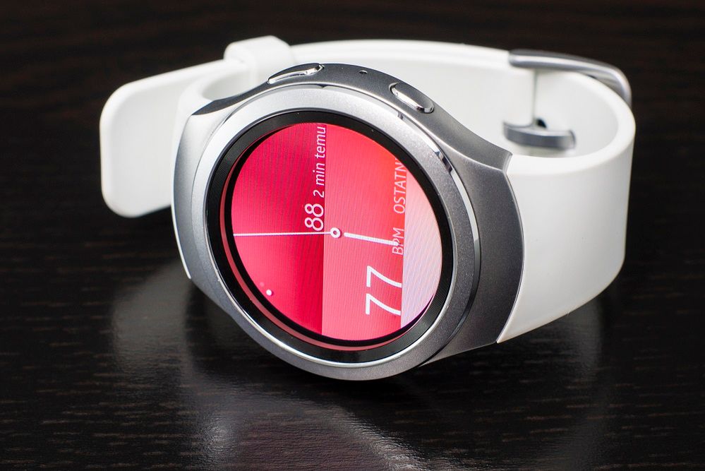 Samsung Gear S2 – test smartwatcha z pierścieniem dającym władzę