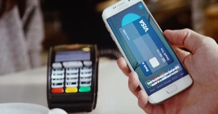 Smartfony Samsunga w Europie spróbują zastąpić karty płatnicze