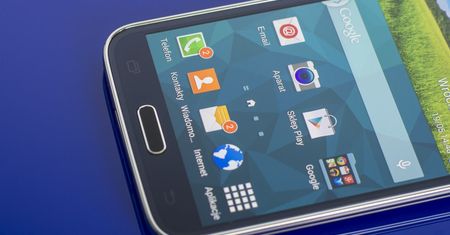 Plastik jest wieczny, za drogi Samsung Galaxy S5 Neo kontynuuje tradycję