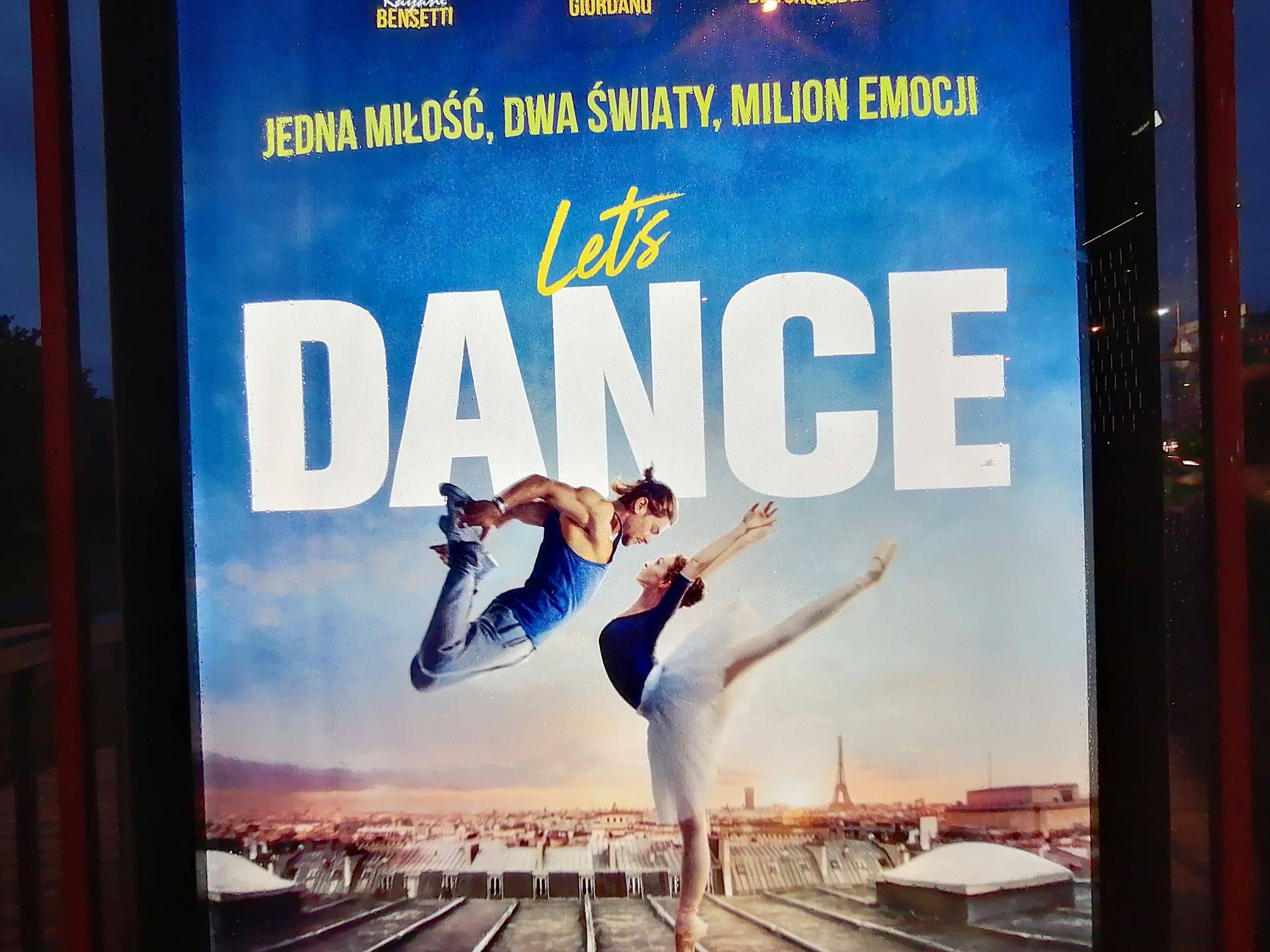 Honor 20 Lite oficjalnie. Nowy smartfon już w Polsce 23