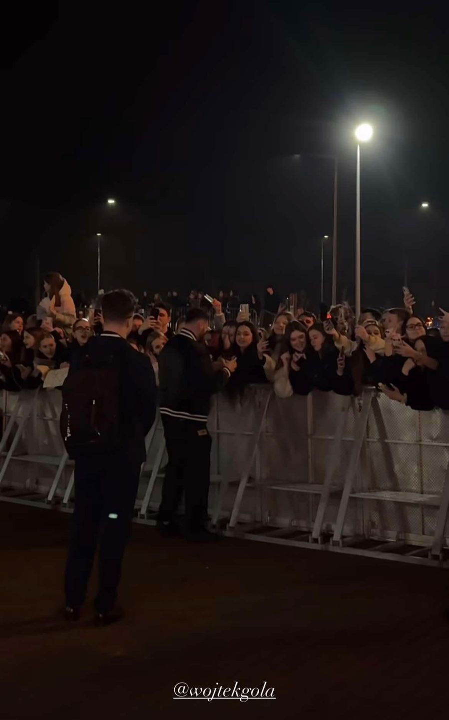 Szał przed premierą filmu influencerów. Fani rzucili się na Golę