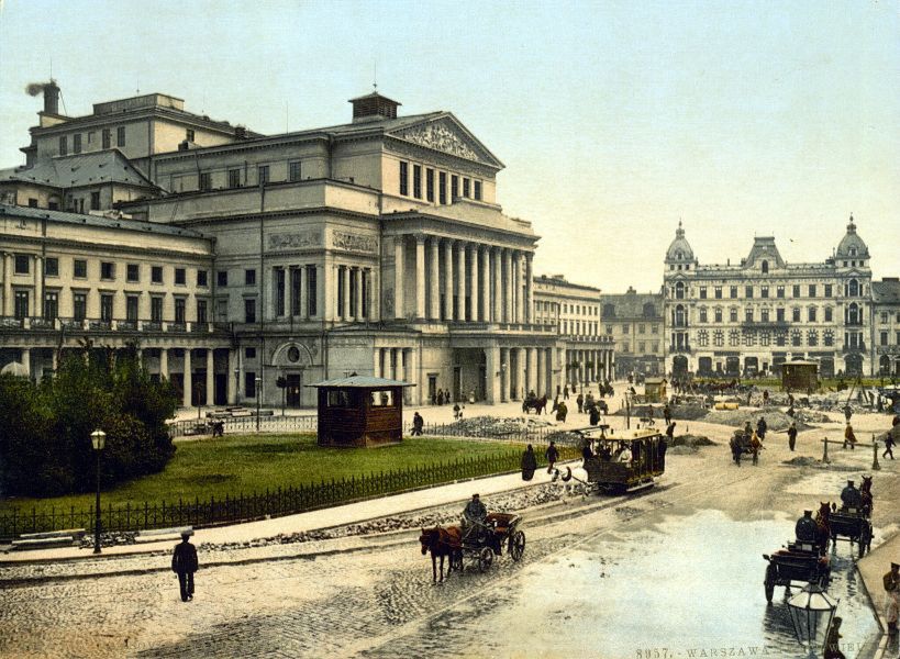 Plac Teatralny w Warszawie około roku 1900, widok na Teatr Narodowy. © Wikimedia Commons, domena publiczna