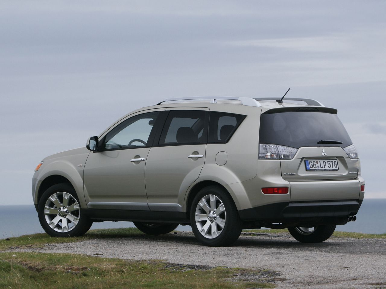 Mitsubishi Outlander II