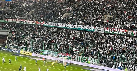 Kibice Legii wywiesili baner. To otwarty protest