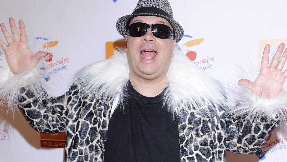 Krzysztof Skiba cieszy się ze zwycięstwa opozycji w wyborach
