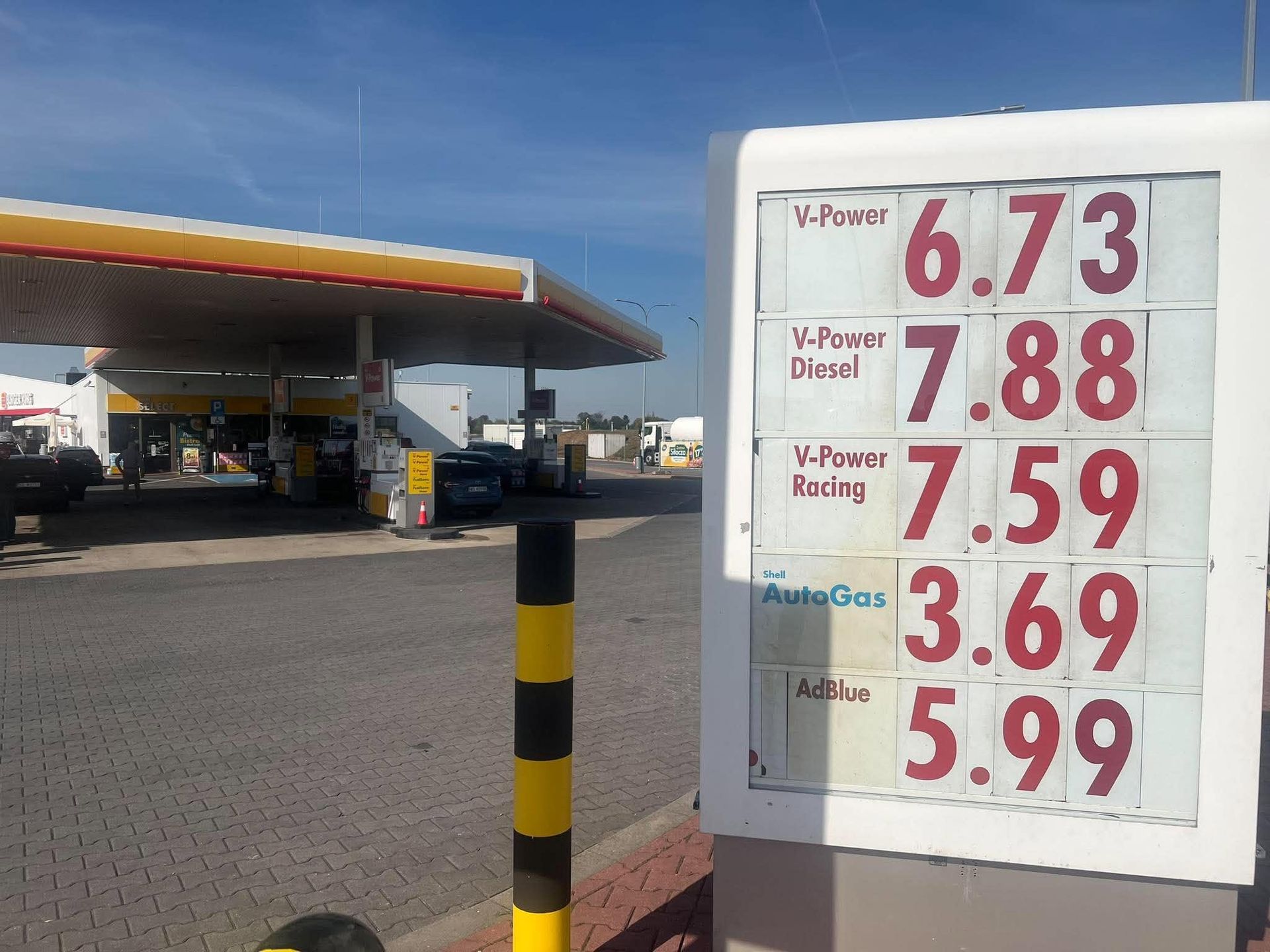 Ceny na stacji paliw przy A2 po wejściu jesiennego CPN, 3.10.2026