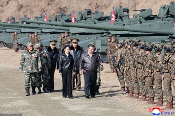 "Koncentracja najbardziej śmiercionośnych sił". Nowe pociski Korei Płn.