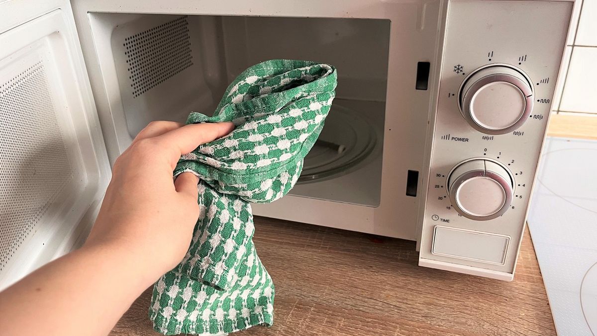 Ręczniki kuchenne bez trudu "wypierzesz" w mikrofalówce.