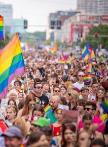 Klęska urodzaju. Trzy czerwcowe weekendy z paradami równości w Warszawie