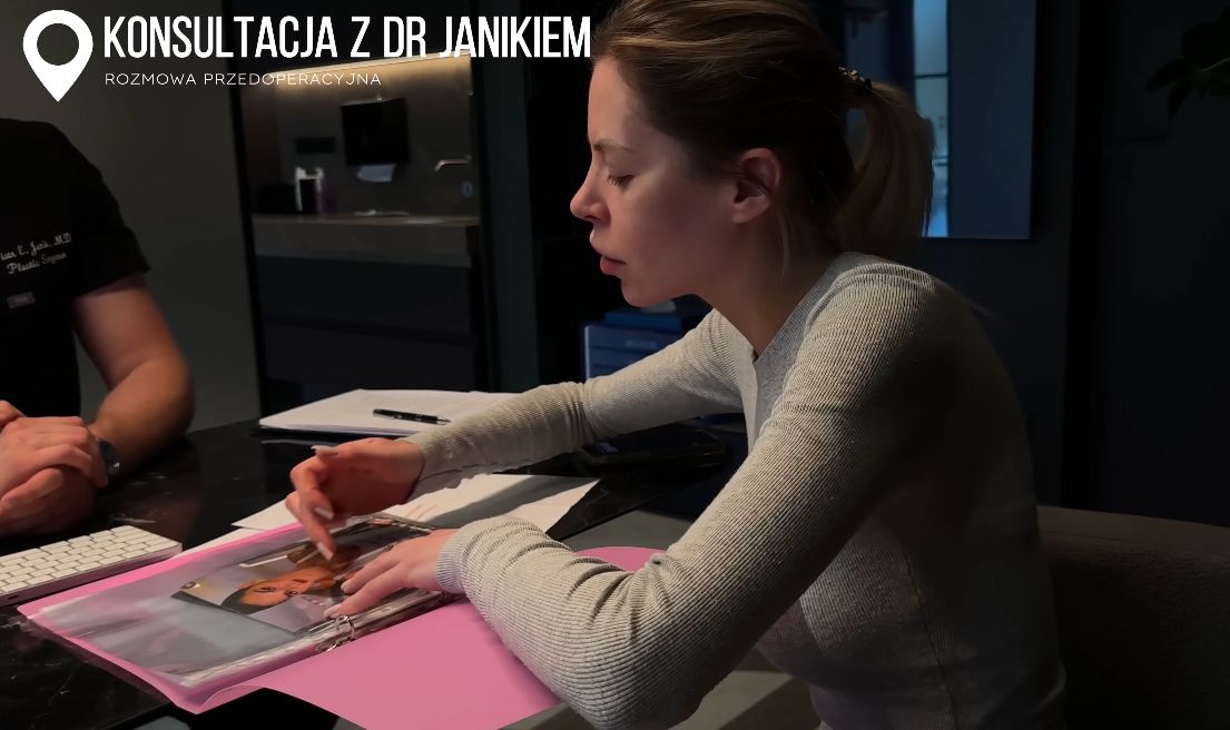 Julia von Stein podczas operacji plastycznej