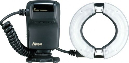 Pierścieniowa lampa błyskowa Nissin MF18 na Photokina 2010 1