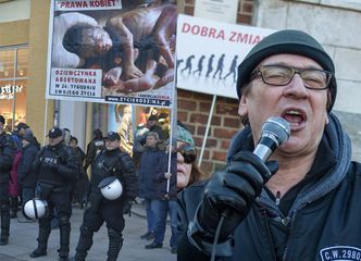 Działacz pro-life chce pieniędzy od Maleńczuka! "Wyrwał mi transparent. Zanim wezwałem policję, już go nie było"