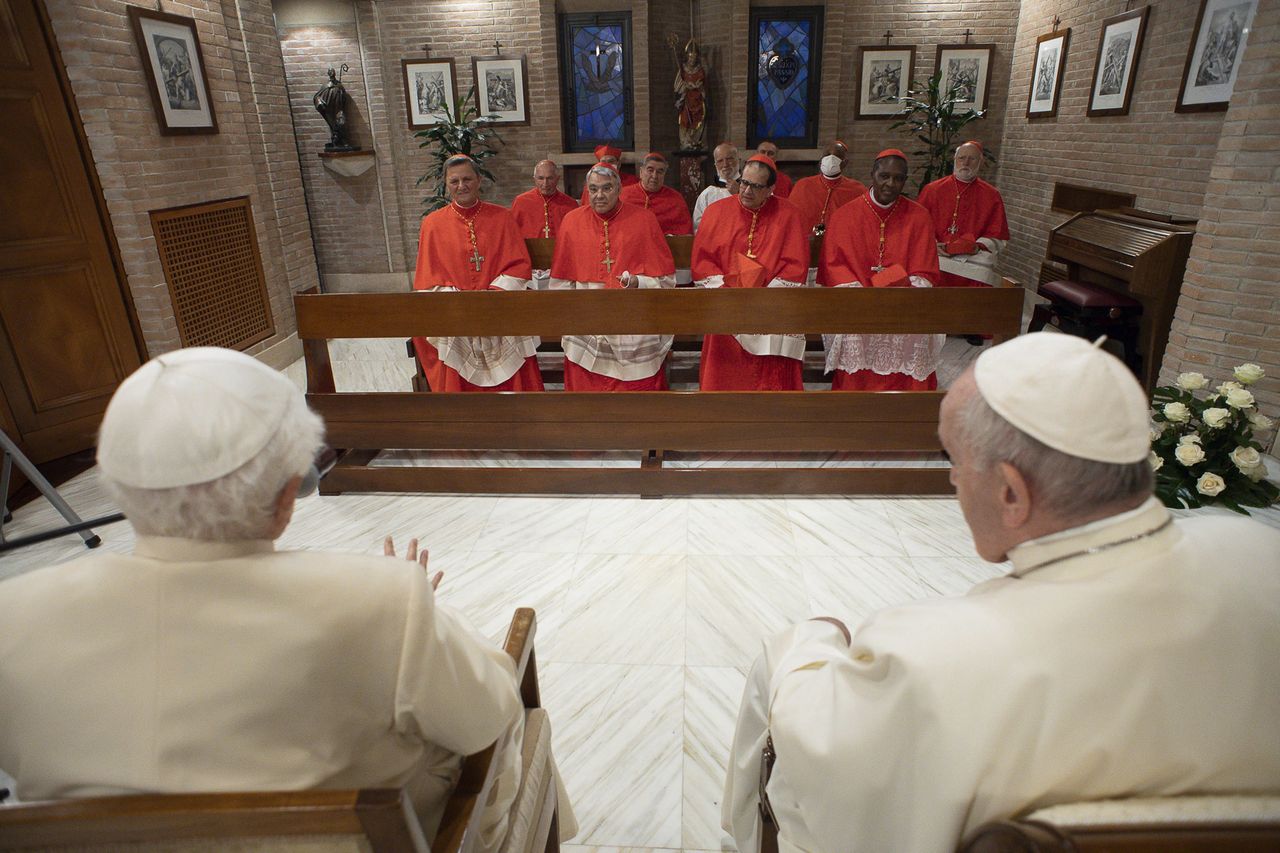 Papież Franciszek i nowi kardynałowie w odwiedzinach u Benedykta XVI
