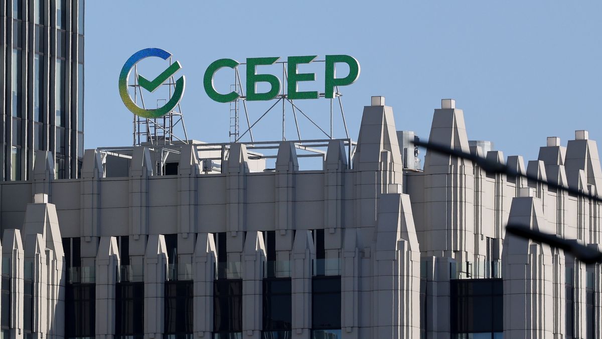 A logo above a Sberbank PJSC bank building in Moscow, Russia, on Monday, Feb. 28, 2022. The Bank of Russia acted quickly to shield the nations $1.5 trillion economy from sweeping sanctions that hit key banks, pushed the ruble to a record low and left President Vladimir Putin unable to access much of his war chest of more than $640 billion. Photographer: Andrey Rudakov/Bloomberg via Getty Images