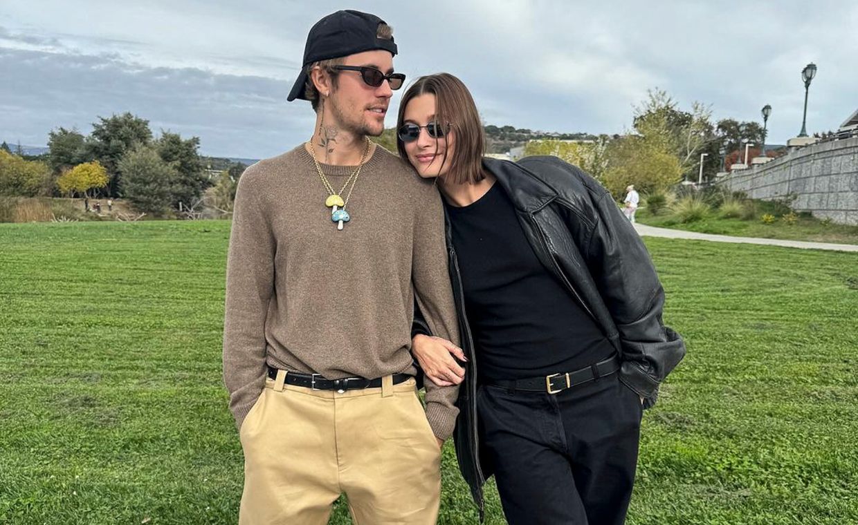 Justin i Hailey Bieber promują markę Rhode na Majorce