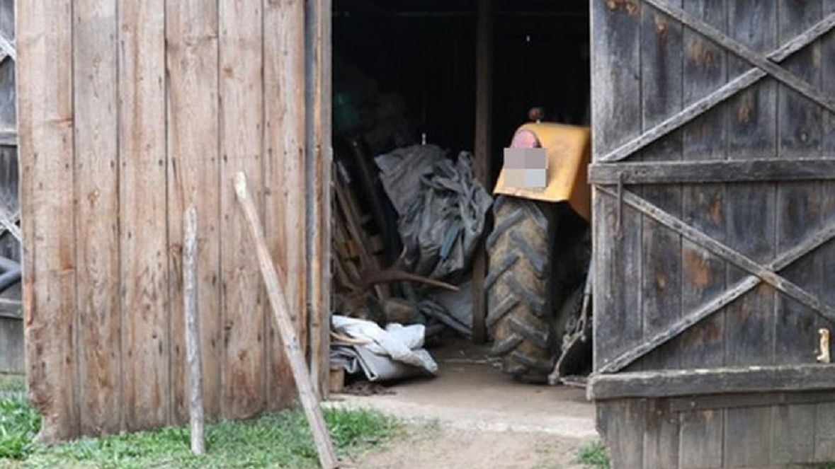 66-latek zrobił z łosia trofeum