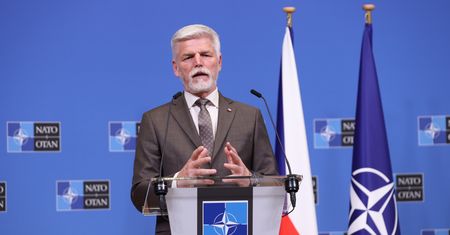 Prezydent Czech: Chiny nie chcą końca wojny