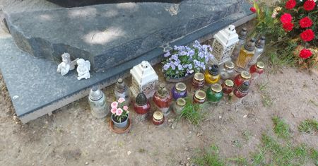 W Niemczech zakazują palenia zniczy na cmentarzach. Mają ku temu powody