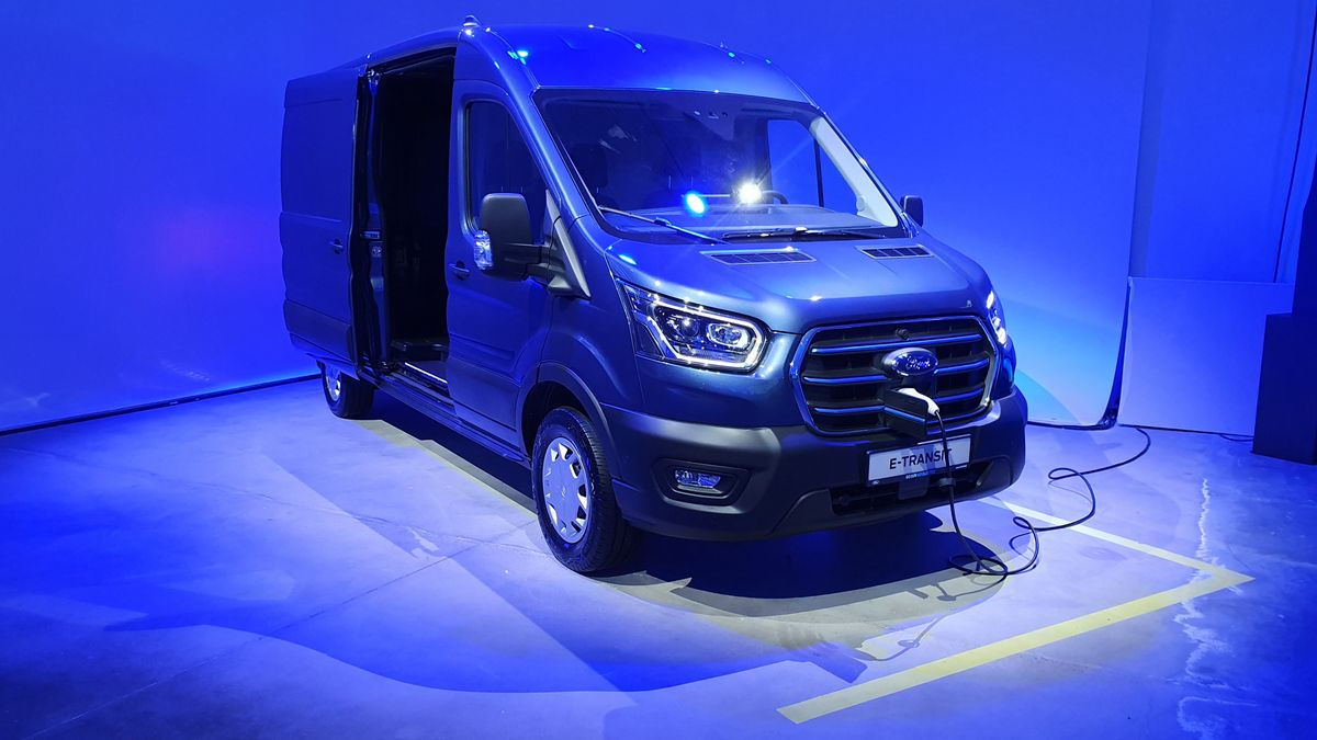 Koło zapasowe przeniesiono pod maskę