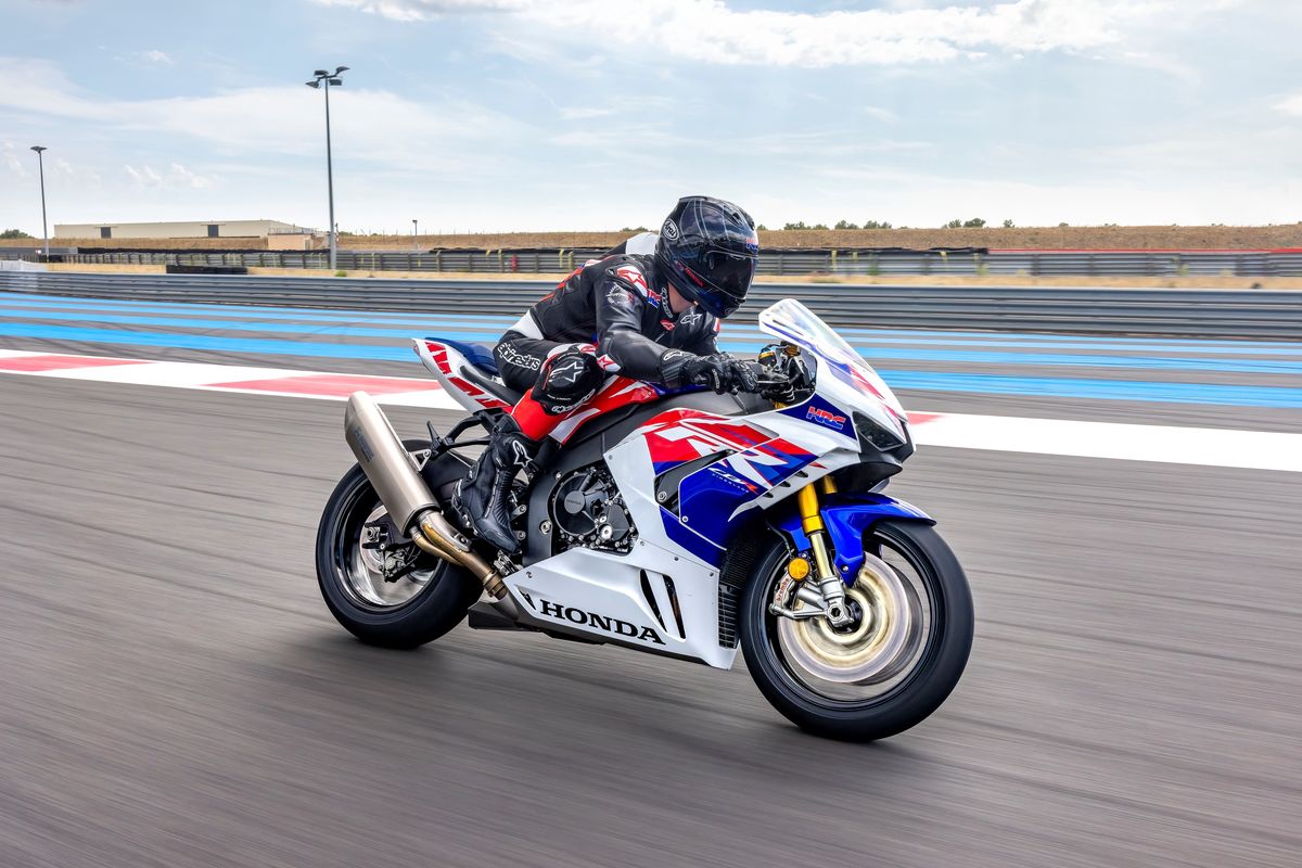 Honda CBR1000RR-R Fireblade SP 30th Anniversary