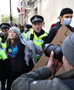 Greta Thunberg w rękach policji