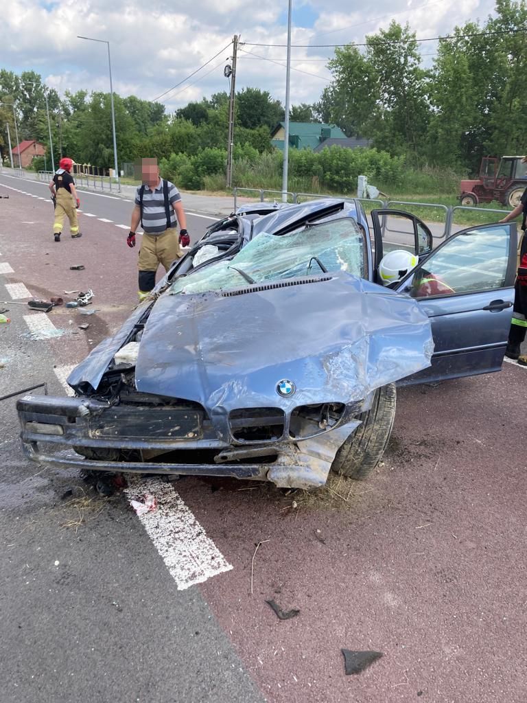 Dachowanie BMW w Piotrkowej Drugim