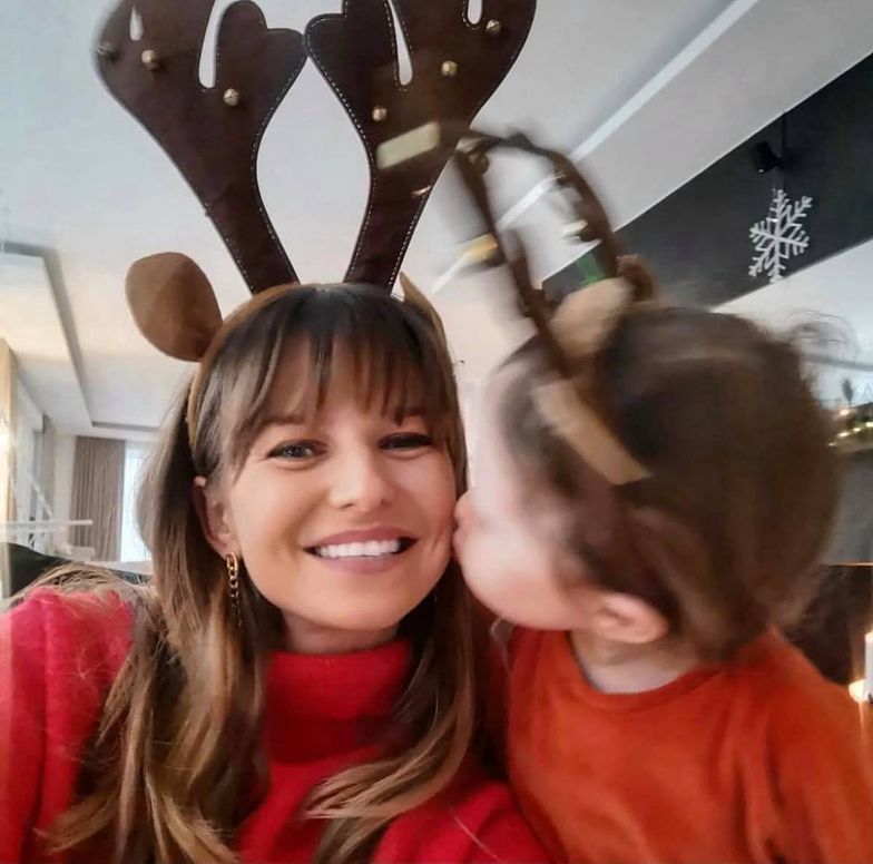 Anna Lewandowska składa życzenia na Wielkanoc z Robertem i córkami u boku