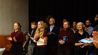 Kielce: Malarstwo w ultrafiolecie w Ośrodku Kultury Ziemowit. Wystawa Daimon Anny Drej zachwyciła