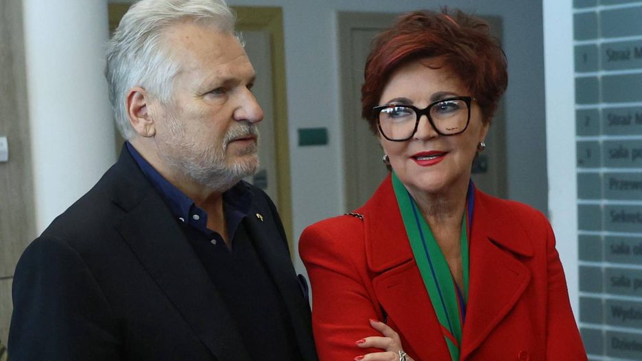 Jolanta i Aleksander Kwaśniewscy bawią się z milionerem