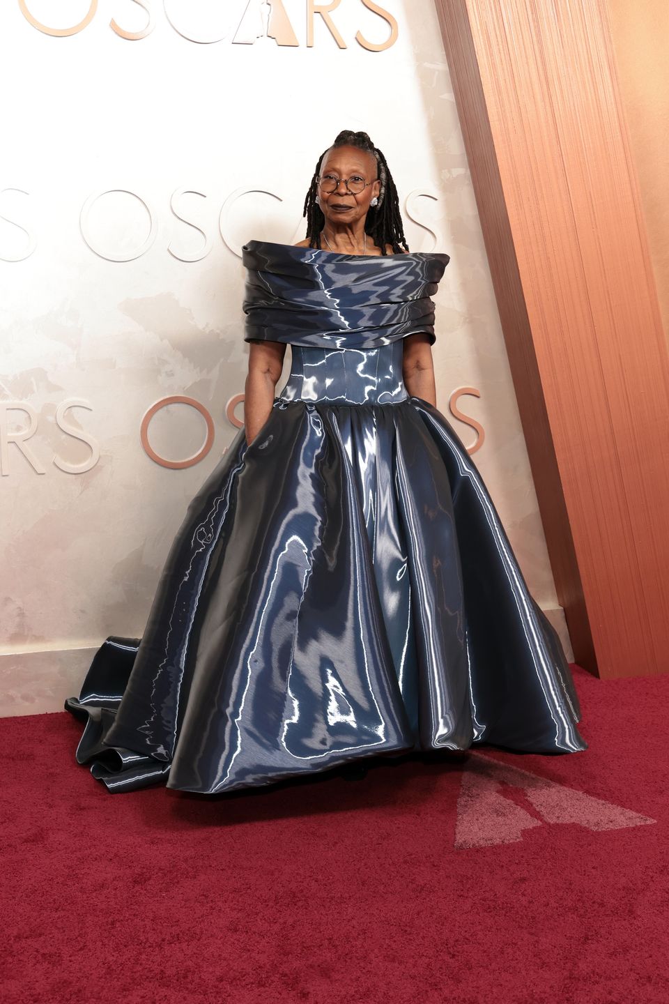 Whoopi Goldberg w sukni Christian Siriano