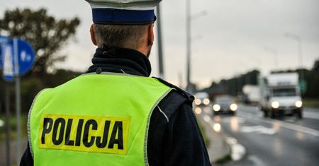 Śmiertelnie potrącił rowerzystę i uciekł. Policja prosi o pomoc