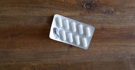 Kiedy najlepiej przyjmować magnez? Pora ma ogromne znaczenie