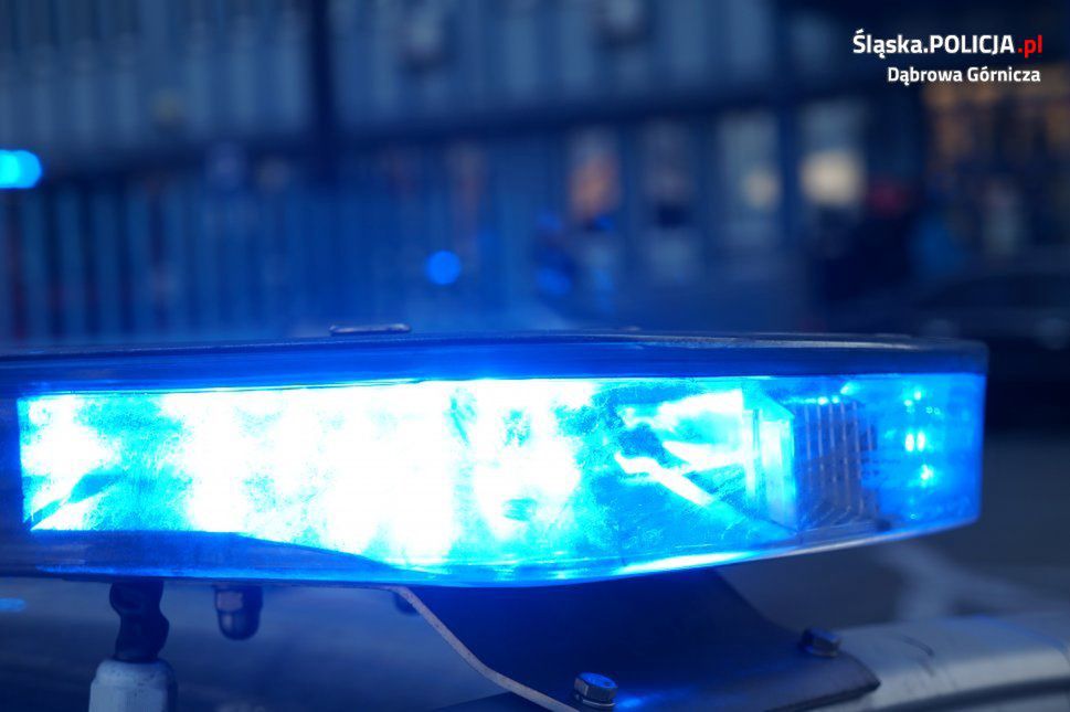 Policjant z Katowic pomógł ofierze wypadku.