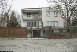 Dłonie przed domem Kaczyńskiego na Żoliborzu. Co oznaczają?