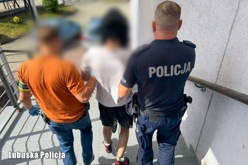 Żagań: Zaatakował seniorkę nożem w plecy i uciekł. 19-latek usłyszał zarzut usiłowania zabójstwa