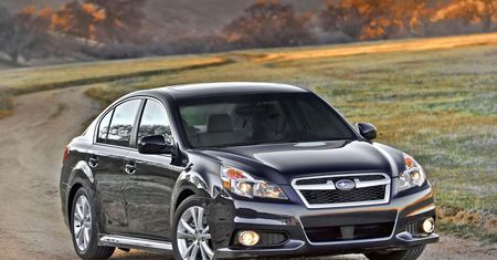 2013 Subaru Legacy i Outback ujawnione [Nowy Jork 2012]