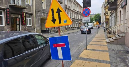 Kierowcy jadą na pamięć, nie zwracają uwagi na nowe oznakowanie. Straż Miejska odholowała już 3 auta