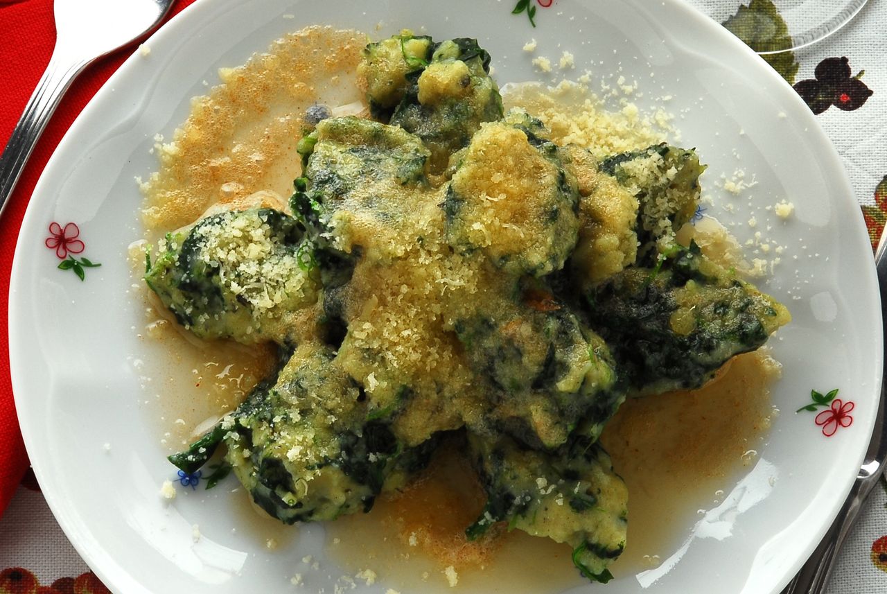 Wyglądają jak nagie ravioli i właśnie stąd ich nazwa. Te włoskie kluski rozpływają się w ustach