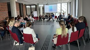 Mediacje w sprawie SP1. Władze miasta i rodzice o przyszłości szkoły w Lesznie