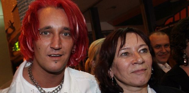 Michał Wiśniewski wybaczył matce i postawił jej ultimatum. Dopiero wtedy przestała pić. "Poświęciła alkohol dla rodziny"