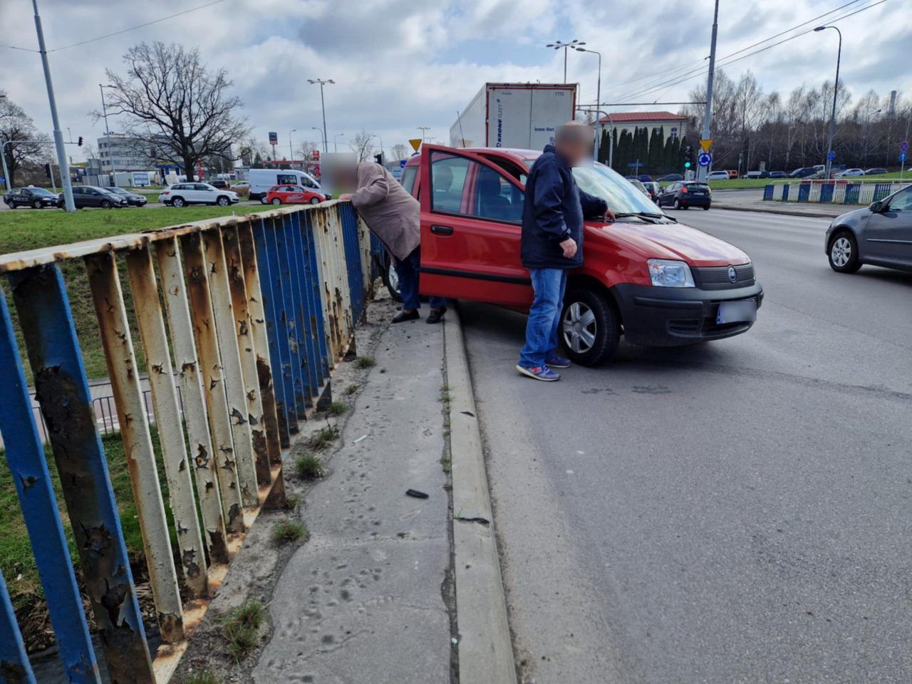 Zmieniał ciężarówką pas jezdni w Lublinie. Nie zauważył fiata