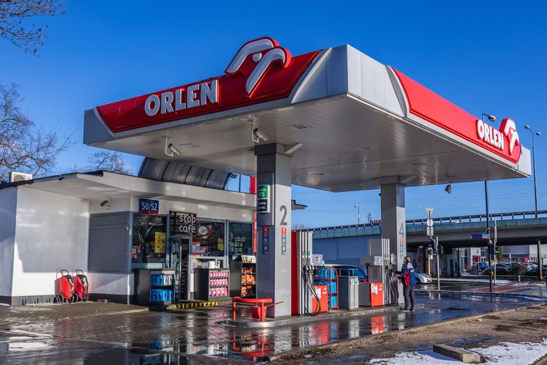 PKN Orlen przekonuje, że polscy kierowcy są w gronie płacących najmniej za paliwa w UE