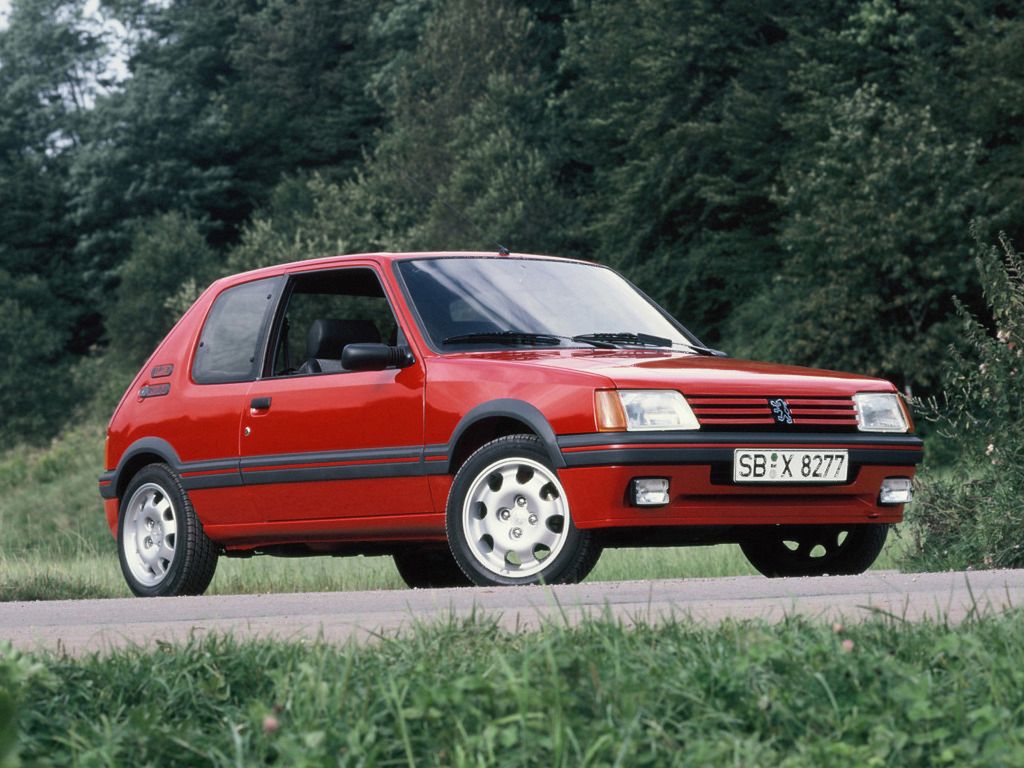 Świat nie kończy się na mercedesie W124, czyli 5 nieoczywistych youngtimerów z Francji