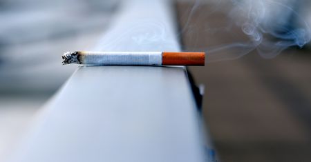 Ile kosztuje pracodawcę przerwa na papierosa. Są nowe wyliczenia